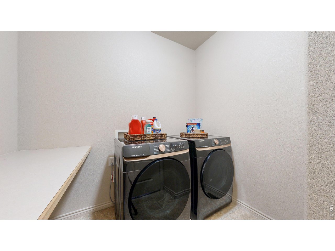 4672 West 20th Road, Unit 413 Greeley, CO 80634 - Photo 29 of 37 a utility room with sink dryer and washer