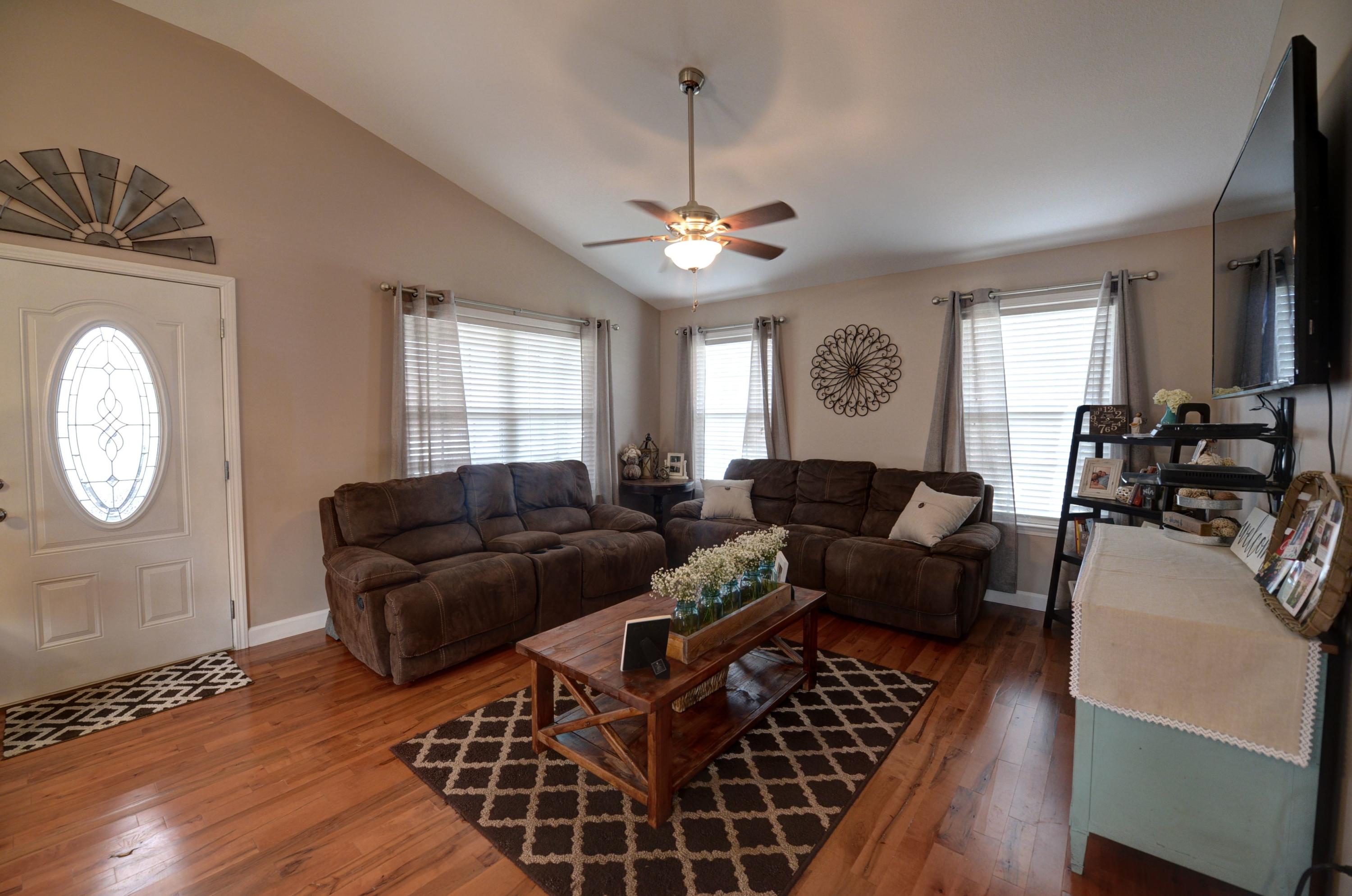 240 Sawyer Hill Road Dayton, TN 37321 - Photo 6 of 21 6.240 Sawyer - Living 2
