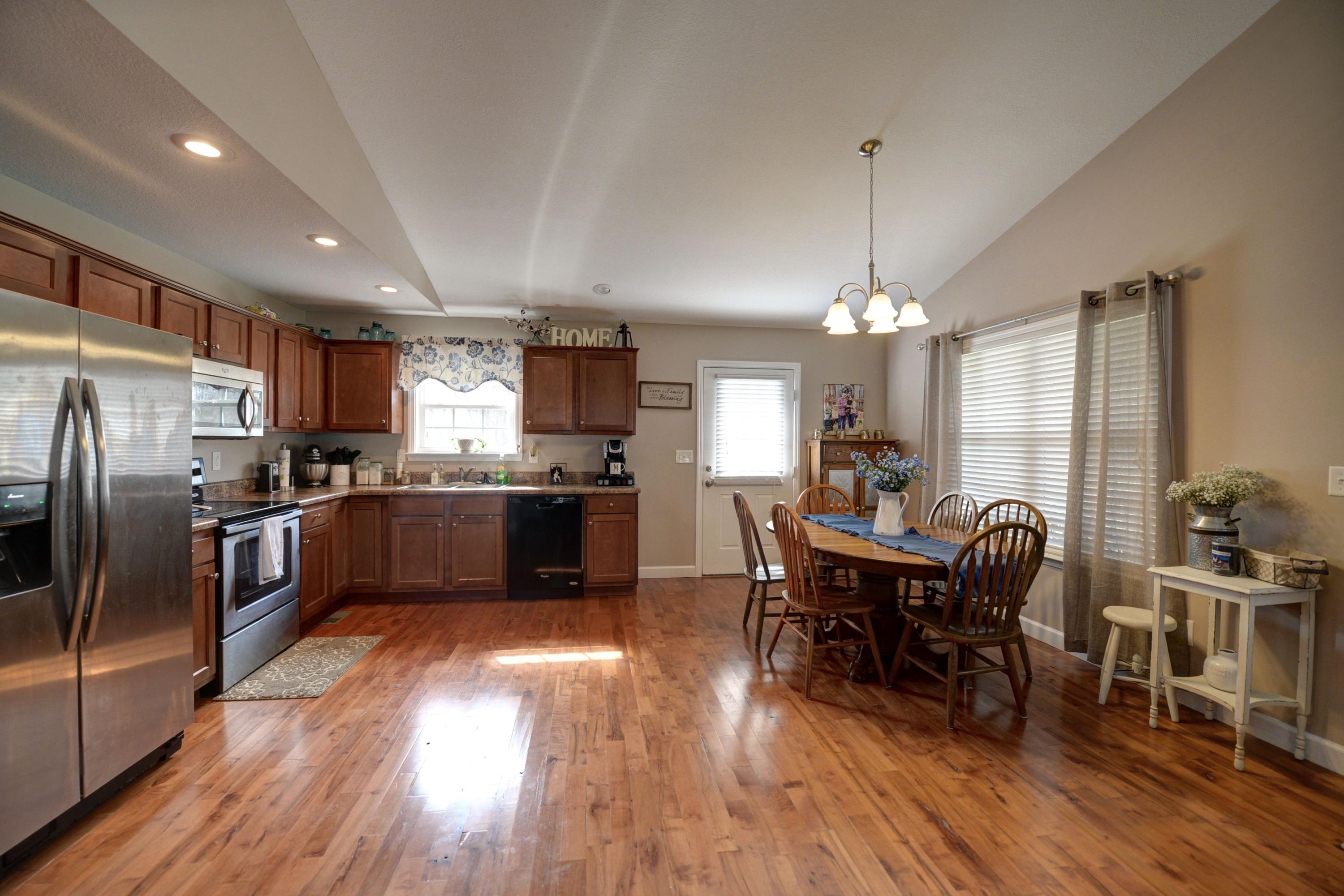 240 Sawyer Hill Road Dayton, TN 37321 - Photo 8 of 21 8.240 Sawyer - Kitchen Dining 4