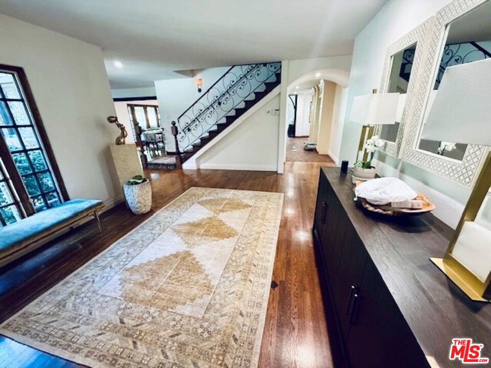 530 Hawthorn Road Sacramento, CA 95864 - Photo 2 of 23