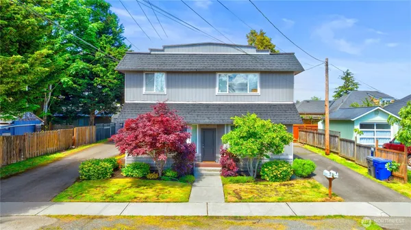 $699,000 | 1713 17th Street, Everett, WA 98201