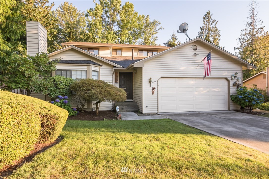 709 South 31st Street Renton, WA 98055 - Photo 4 of 25 Gallery Image 4