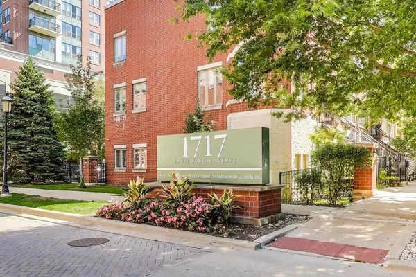 $850,000 | 1717 South Prairie Avenue, Unit 2301, Chicago, IL 60616