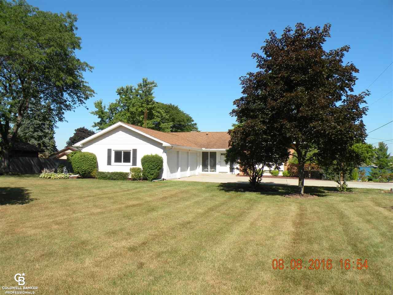 1817 North River Road St. Clair, MI 48079 - Photo 33 of 39 31299327-32.JPG