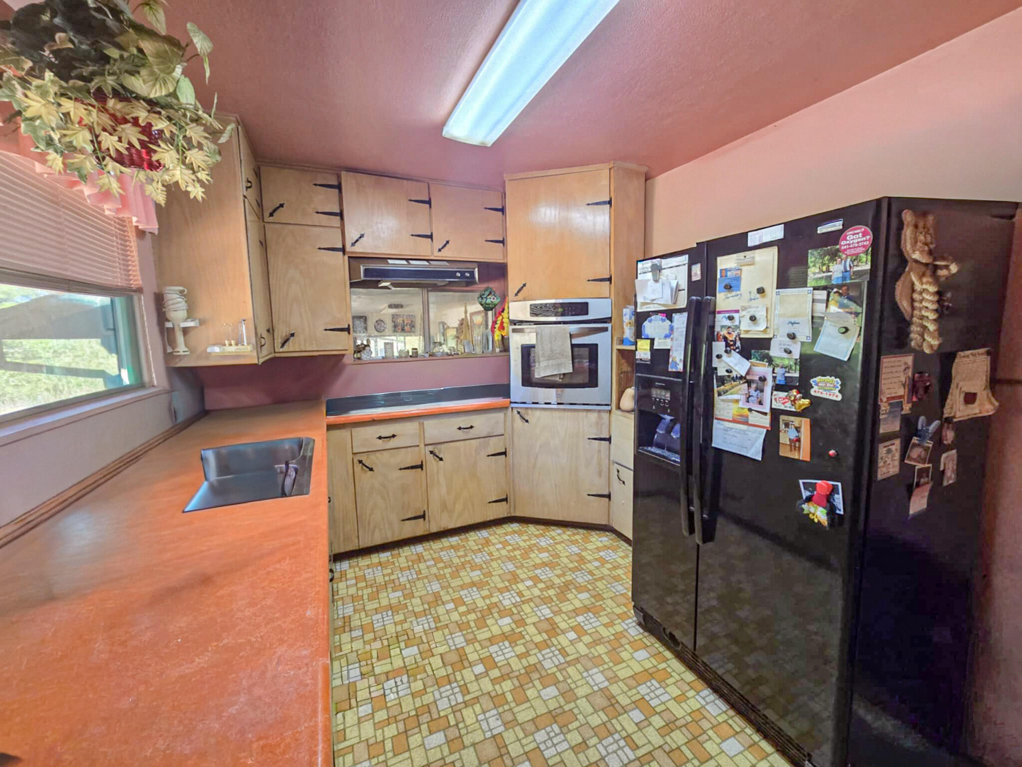 5280 Rockydale Road Cave Junction, OR 97523 - Photo 5 of 17 5280 13