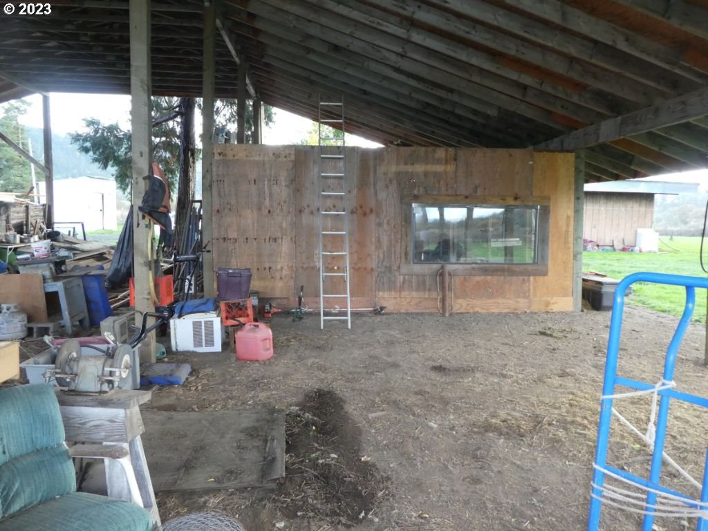 350 Deady Crossing Road Sutherlin, OR 97479 - Photo 18 of 47 a view of barbecue area with wooden floor