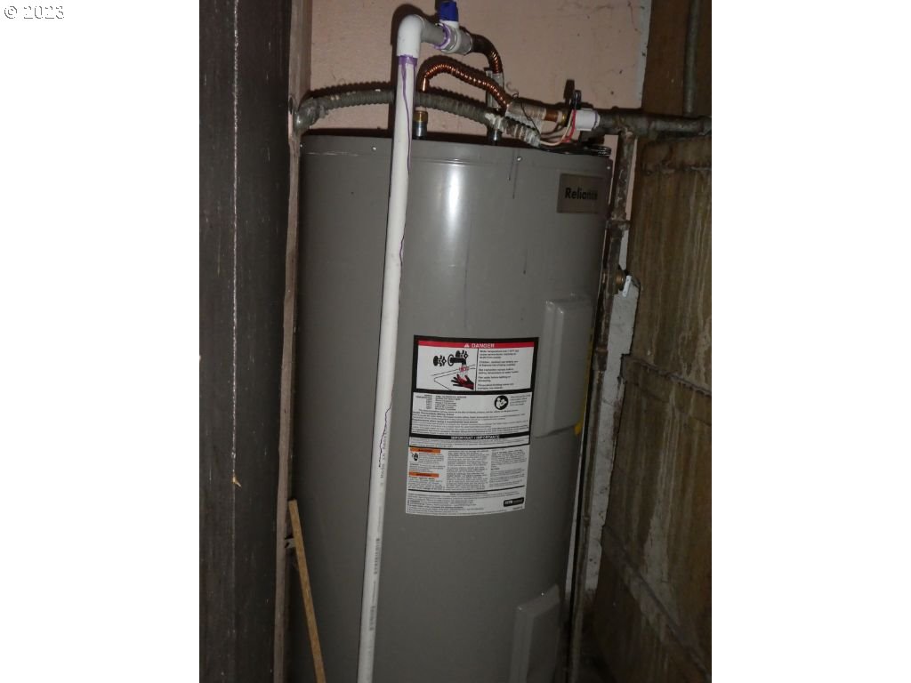 350 Deady Crossing Road Sutherlin, OR 97479 - Photo 31 of 47 a view of water heater room