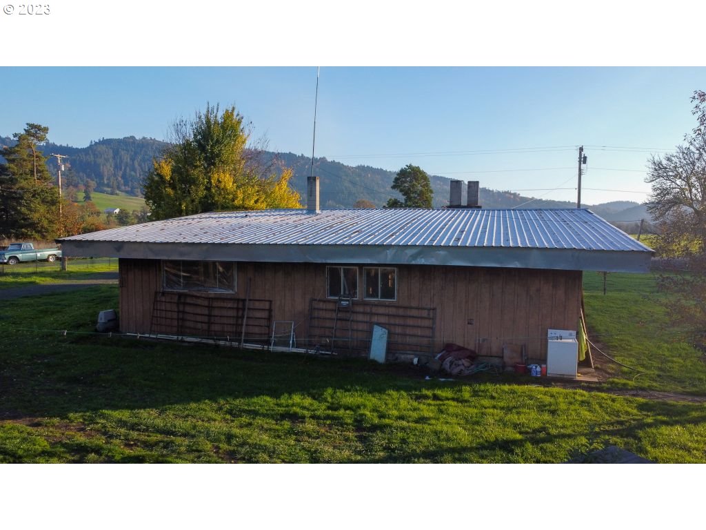 350 Deady Crossing Road Sutherlin, OR 97479 - Photo 6 of 47