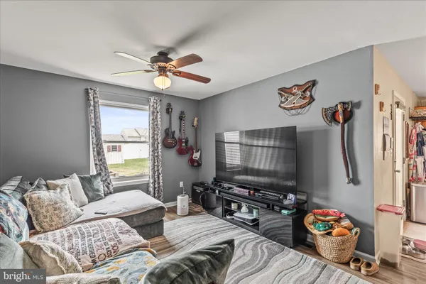 $215,000 | 3307 Glen Hollow Drive, Dover, PA 17315