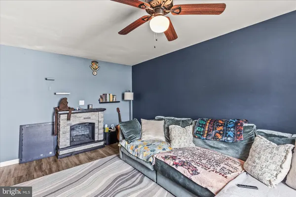 $215,000 | 3307 Glen Hollow Drive, Dover, PA 17315