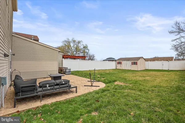 $215,000 | 3307 Glen Hollow Drive, Dover, PA 17315