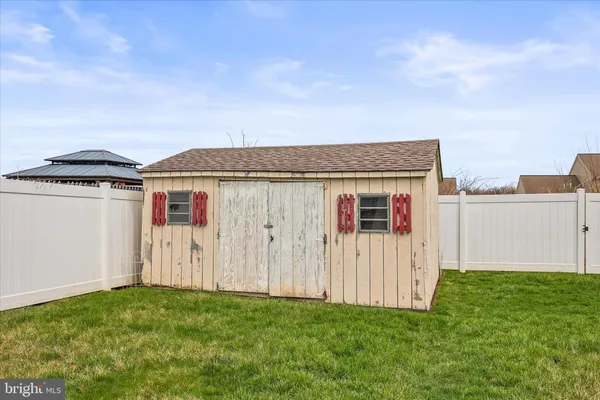 $215,000 | 3307 Glen Hollow Drive, Dover, PA 17315