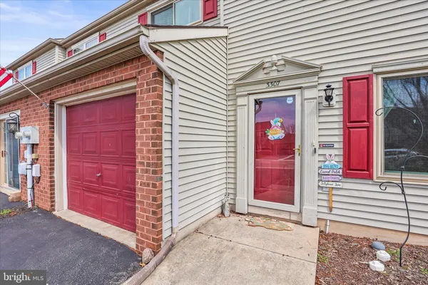 $215,000 | 3307 Glen Hollow Drive, Dover, PA 17315