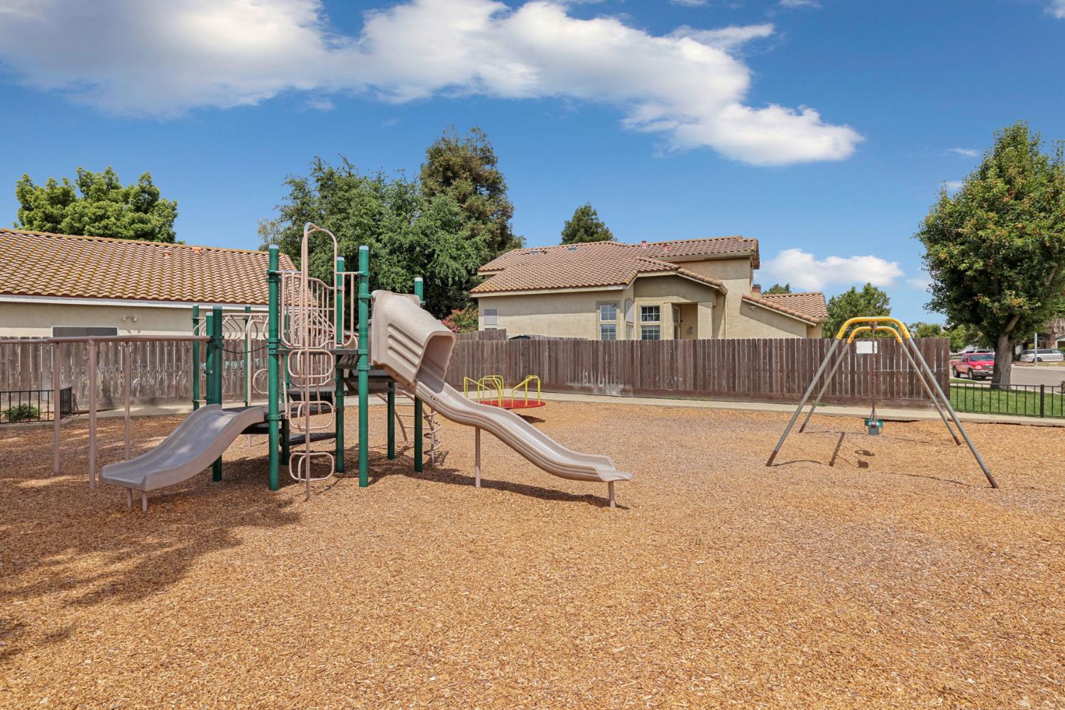 1049 Zumstein Drive Ripon, CA 95366 - Photo 38 of 41