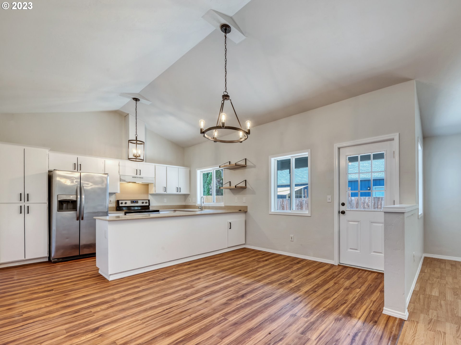 24882 Strike Street Veneta, OR 97487 - Photo 4 of 32