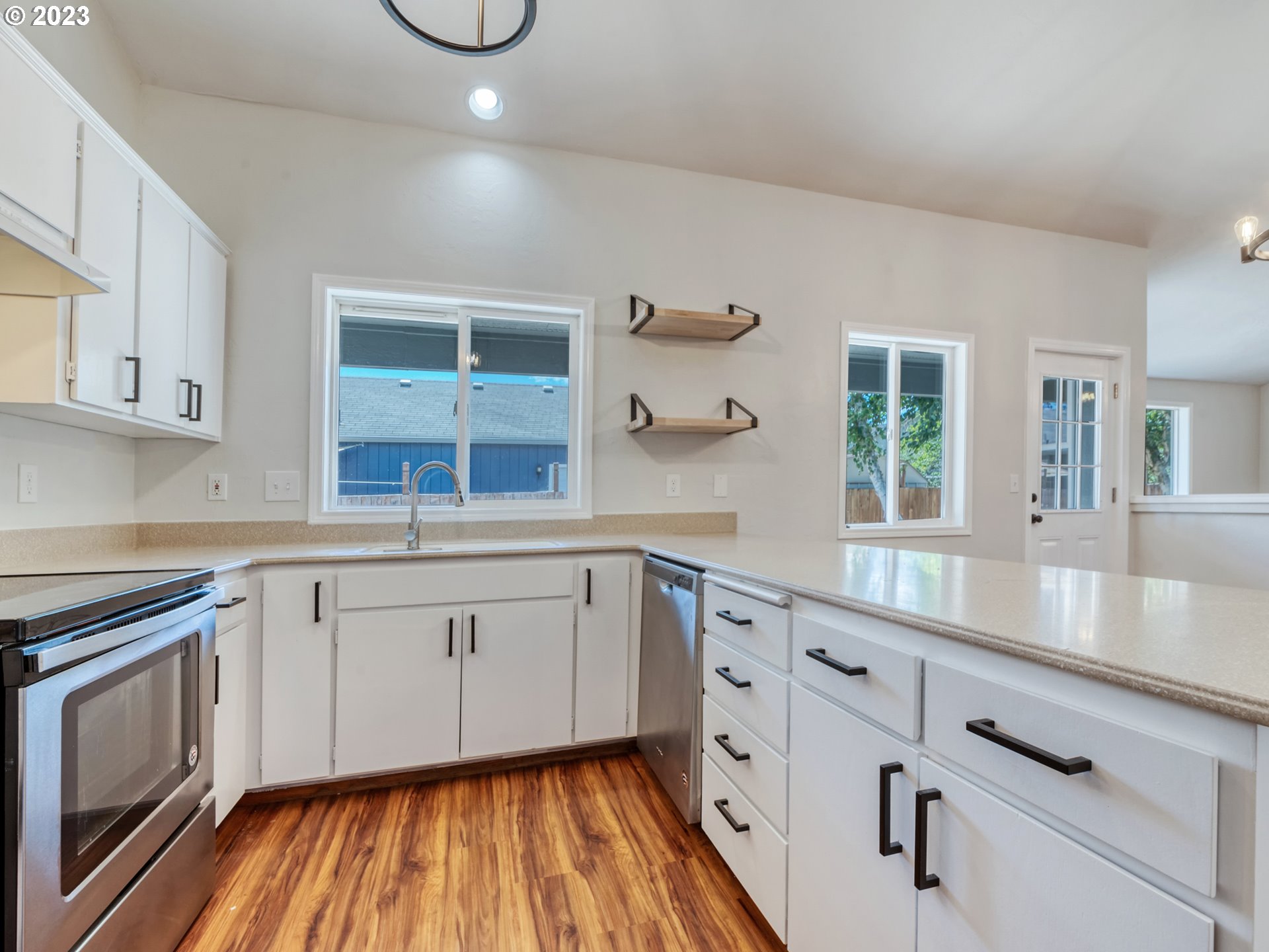 24882 Strike Street Veneta, OR 97487 - Photo 10 of 32