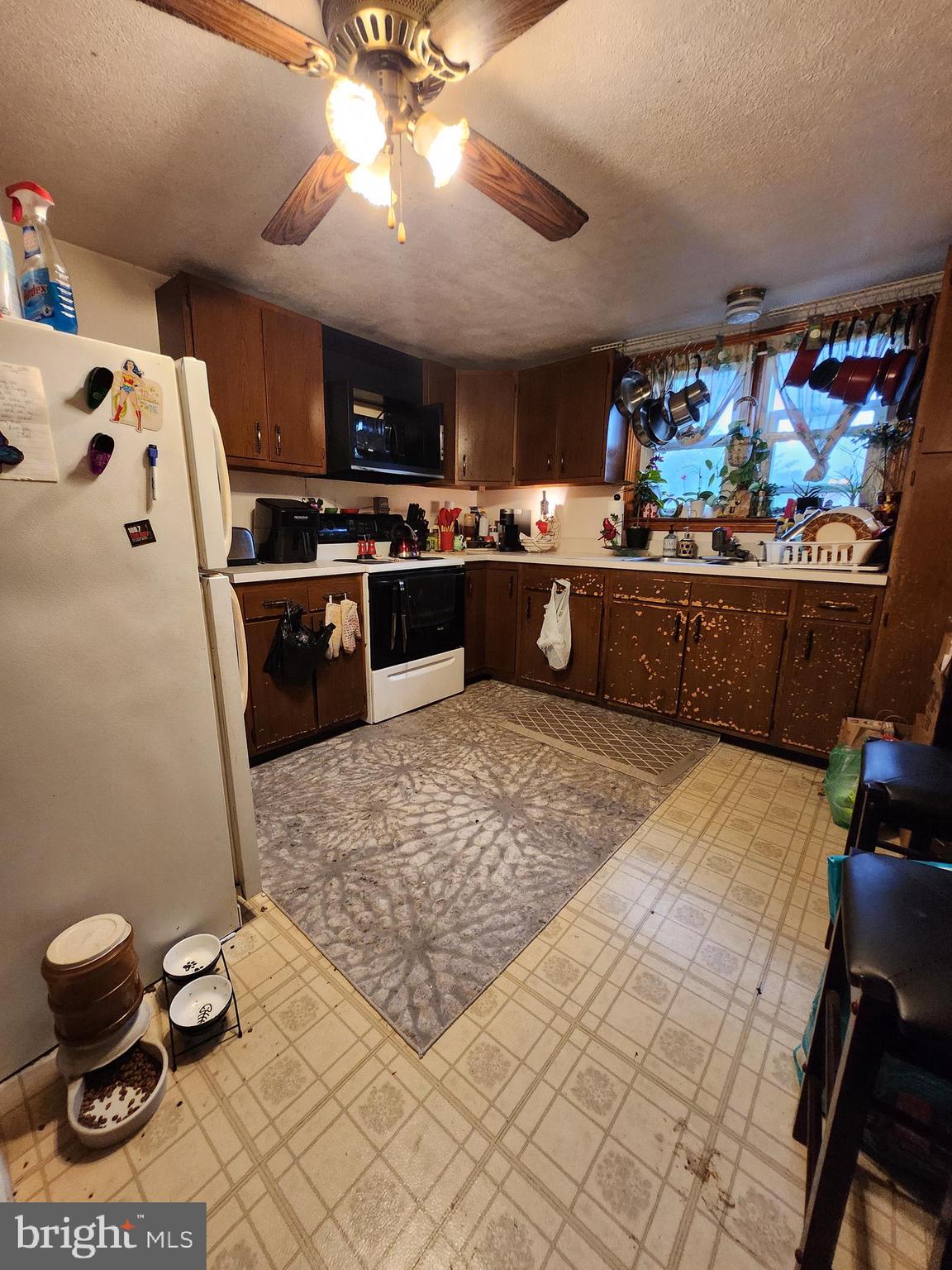 708 George Avenue Baltimore, MD 21221 - Photo 16 of 20 Unit #2 Eat-In Kitchen