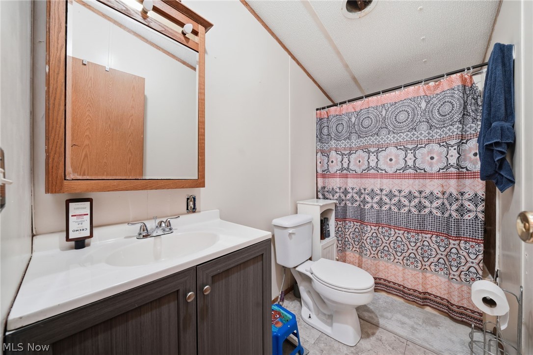 4534 Lake Road East, Unit 23 Geneva, OH 44041 - Photo 15 of 34