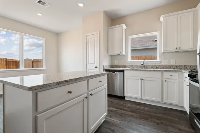 $265,900 | 329 Fastboy Lane, Waller, TX 77484