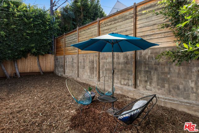 $1,583,000 | 1525 Carmona Avenue, Los Angeles, CA 90019