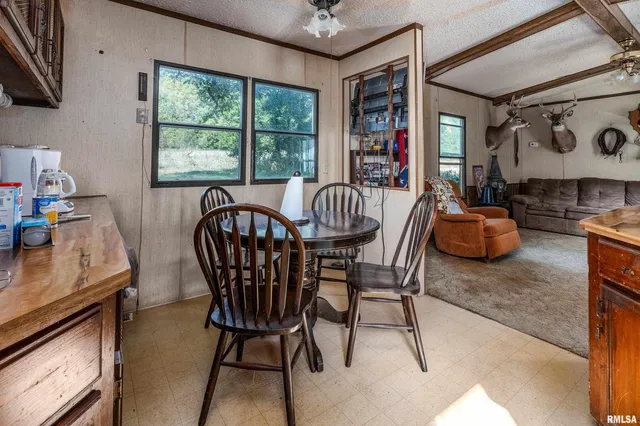 $978,000 | 19168 County Line Road, Jonesboro, IL 62952