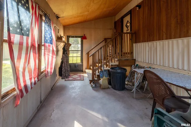 $978,000 | 19168 County Line Road, Jonesboro, IL 62952