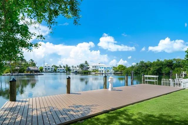 $3,325,000 | 109 Sapodilla Drive, Islamorada, FL 33036