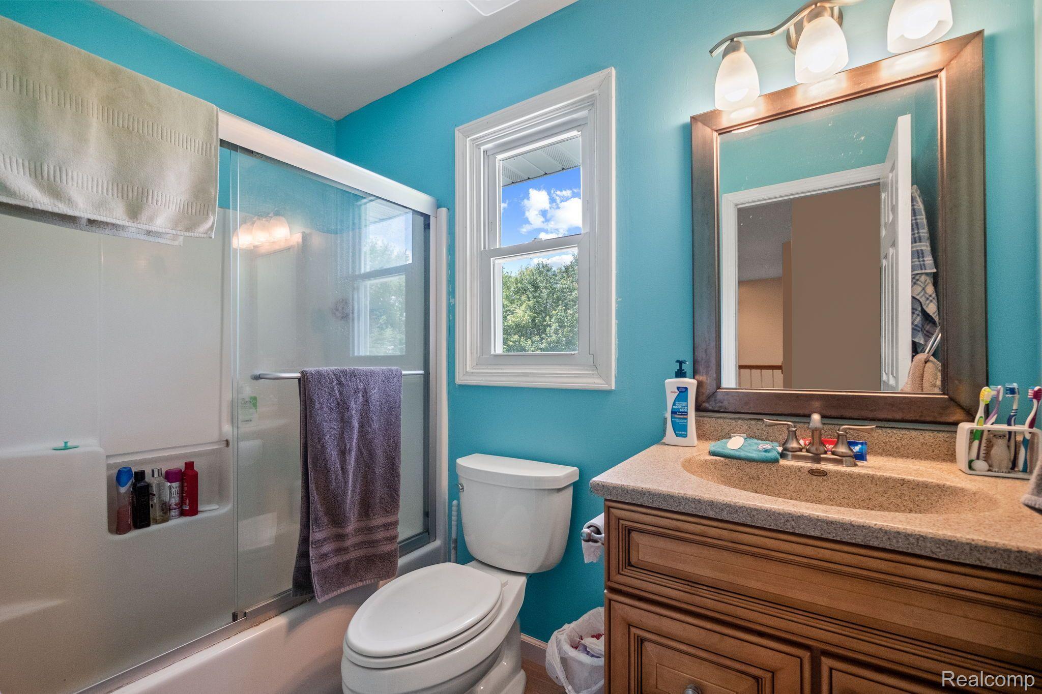 10164 Heather Ridge Court Goodrich, MI 48438 - Photo 26 of 35 Full Bathroom (Second Floor)