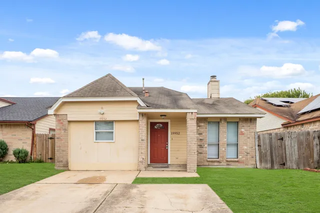 $1,650 | 19952 Stoney Haven Drive, Cypress, TX 77433