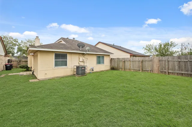 $1,650 | 19952 Stoney Haven Drive, Cypress, TX 77433