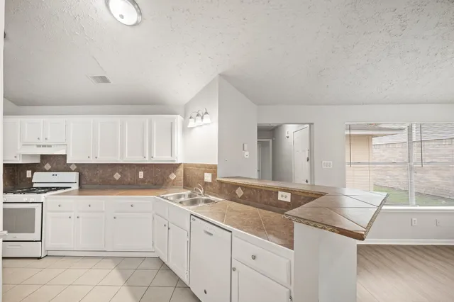 $1,650 | 19952 Stoney Haven Drive, Cypress, TX 77433