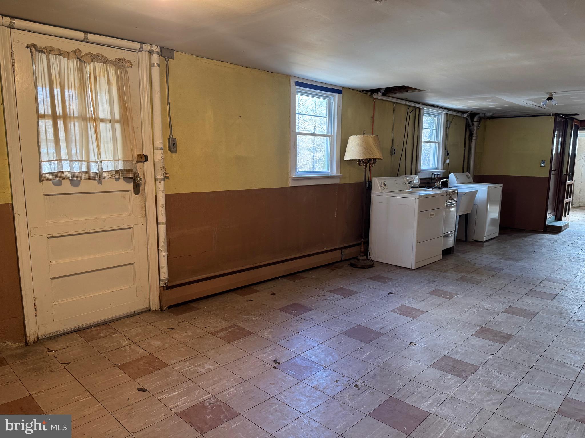 217 Sidney Road Pittstown, NJ 08867 - Photo 19 of 32