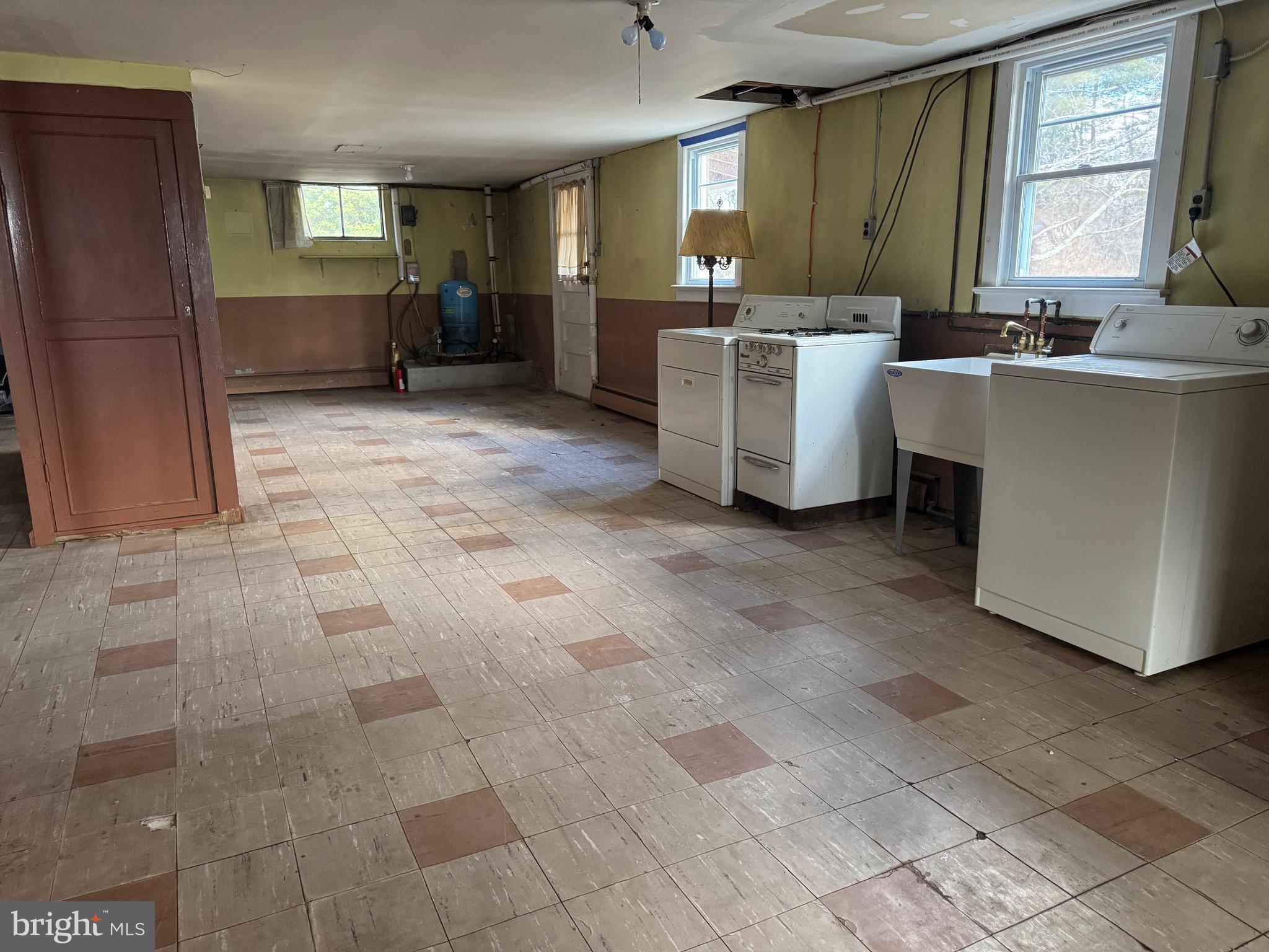 217 Sidney Road Pittstown, NJ 08867 - Photo 26 of 32