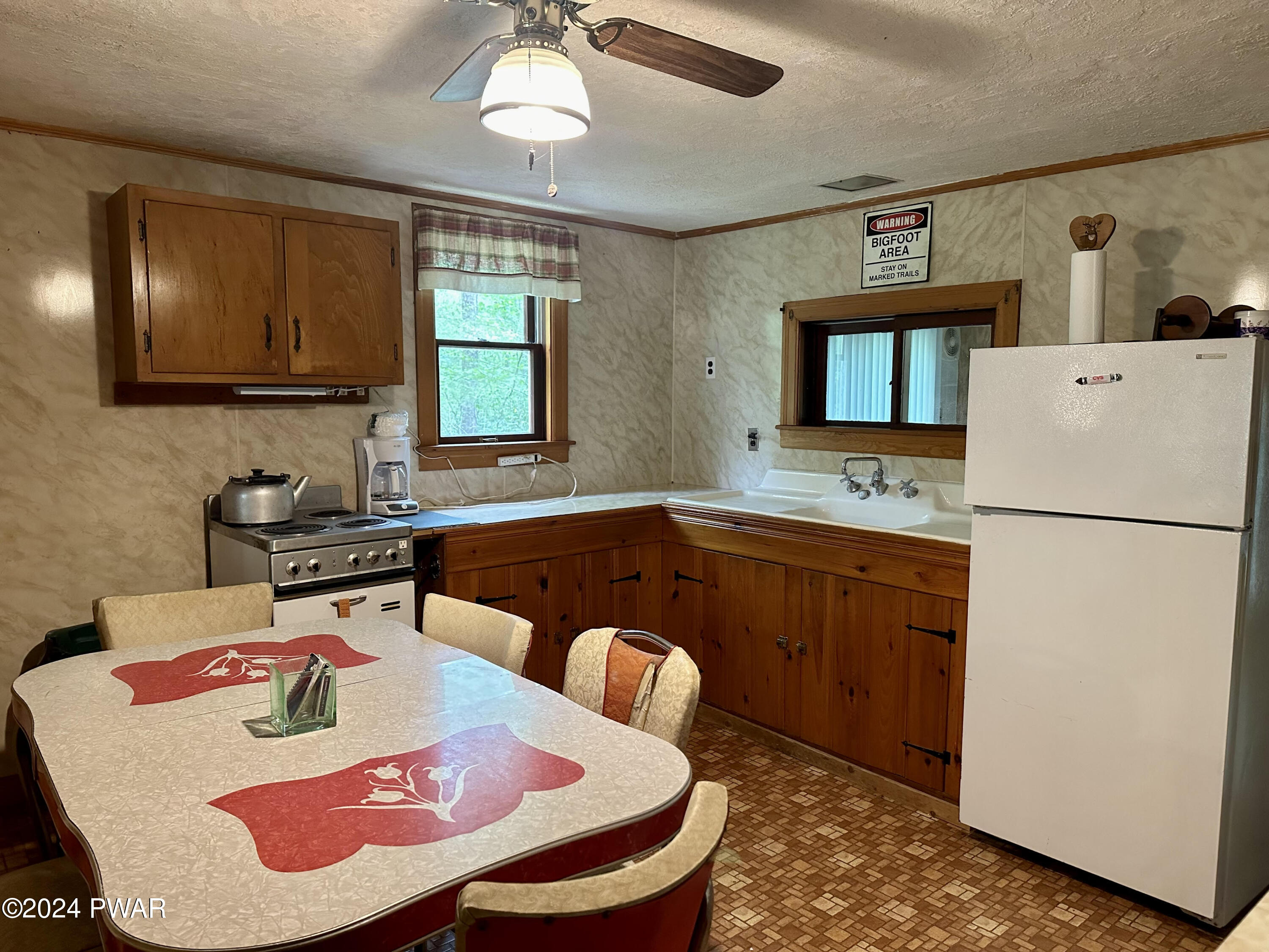 980 Silver Lake Road Dingmans Ferry, PA 18328 - Photo 7 of 20