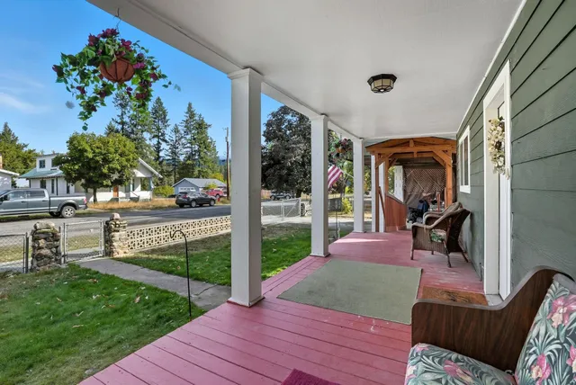 $299,000 | 103 Houghton Street, Ione, WA 99139