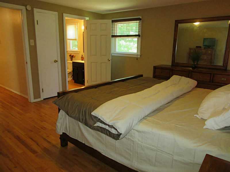 788 Scrubgrass Road Mt. Lebanon, PA 15243 - Photo 15 of 25 Master Bedroom. View of en suite bath in master