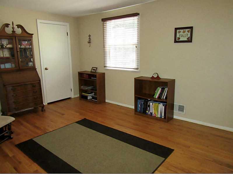 788 Scrubgrass Road Mt. Lebanon, PA 15243 - Photo 20 of 25 Bedroom.