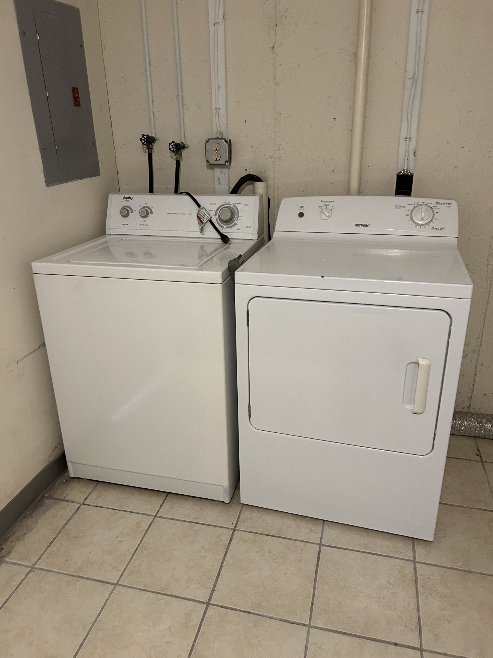 329 Scott Road, Unit B8 Waterbury, CT 06705 - Photo 4 of 16