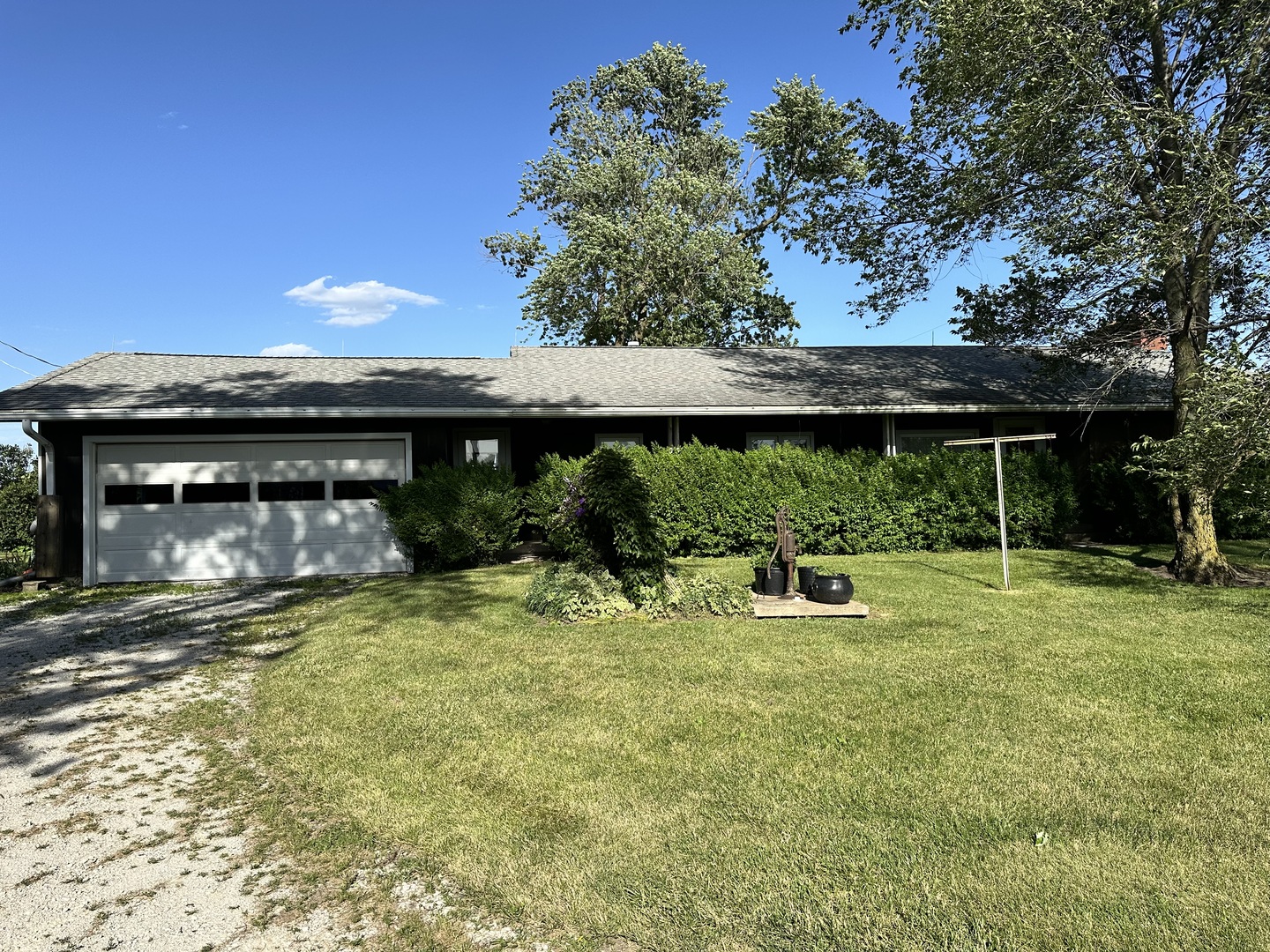 1849 Catlin Homer Road Fairmount, IL 61841 - Photo 2 of 15 a front view of a house with a yard
