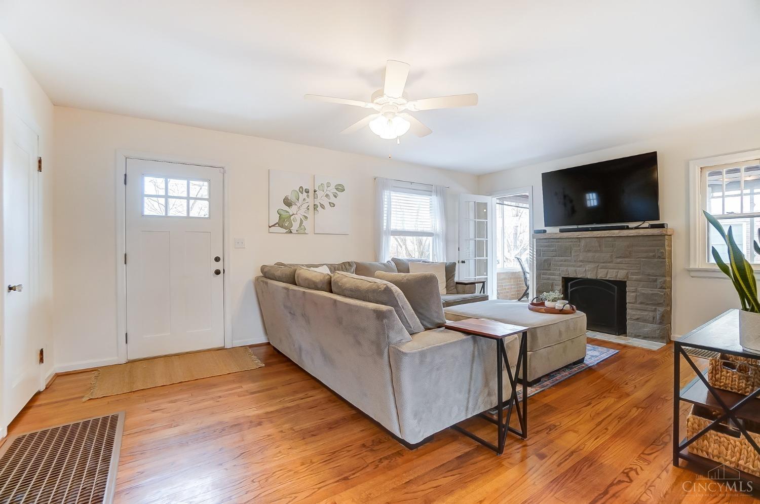 7174 Dunn Road Cincinnati, OH 45230 - Photo 5 of 58 Gallery Image 5