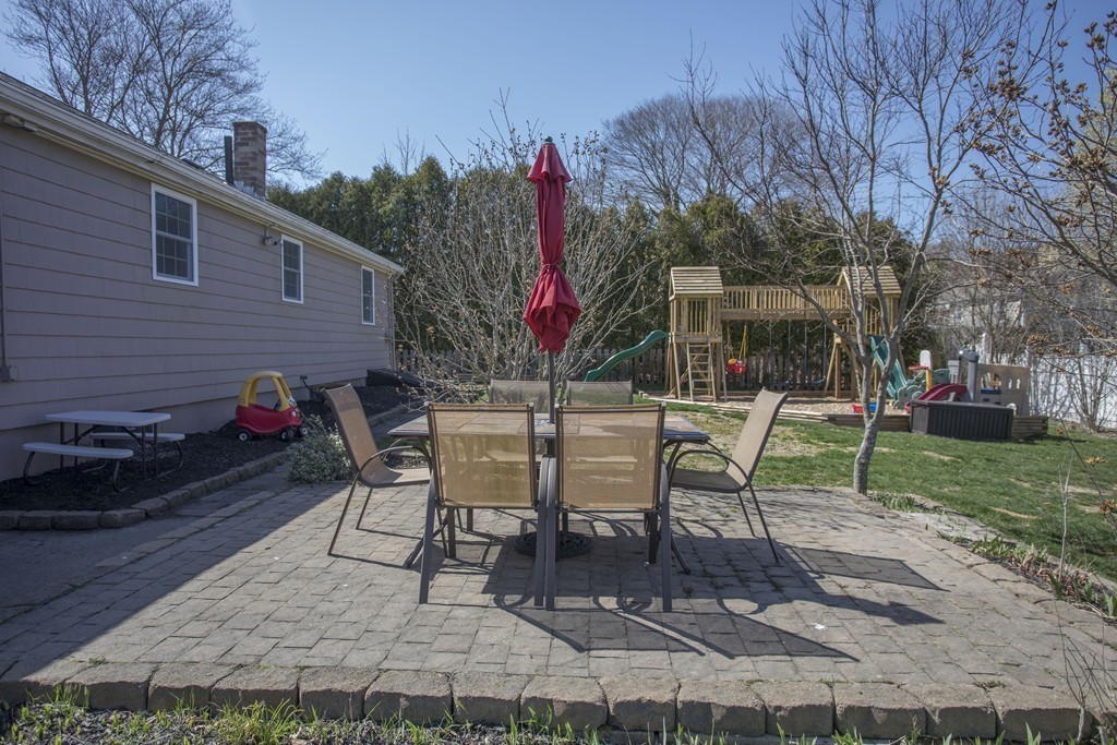 46 Redwood Road Somerset, MA 02726 - Photo 12 of 13 Gallery Image 12