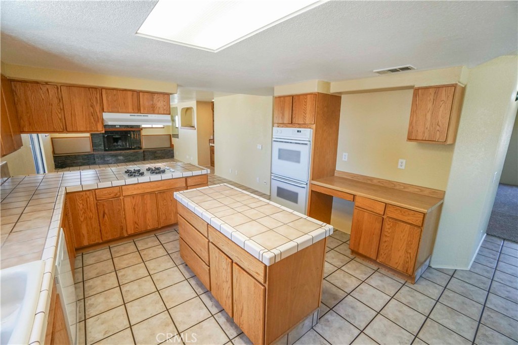 18633 Kamana Road Apple Valley, CA 92307 - Photo 16 of 50