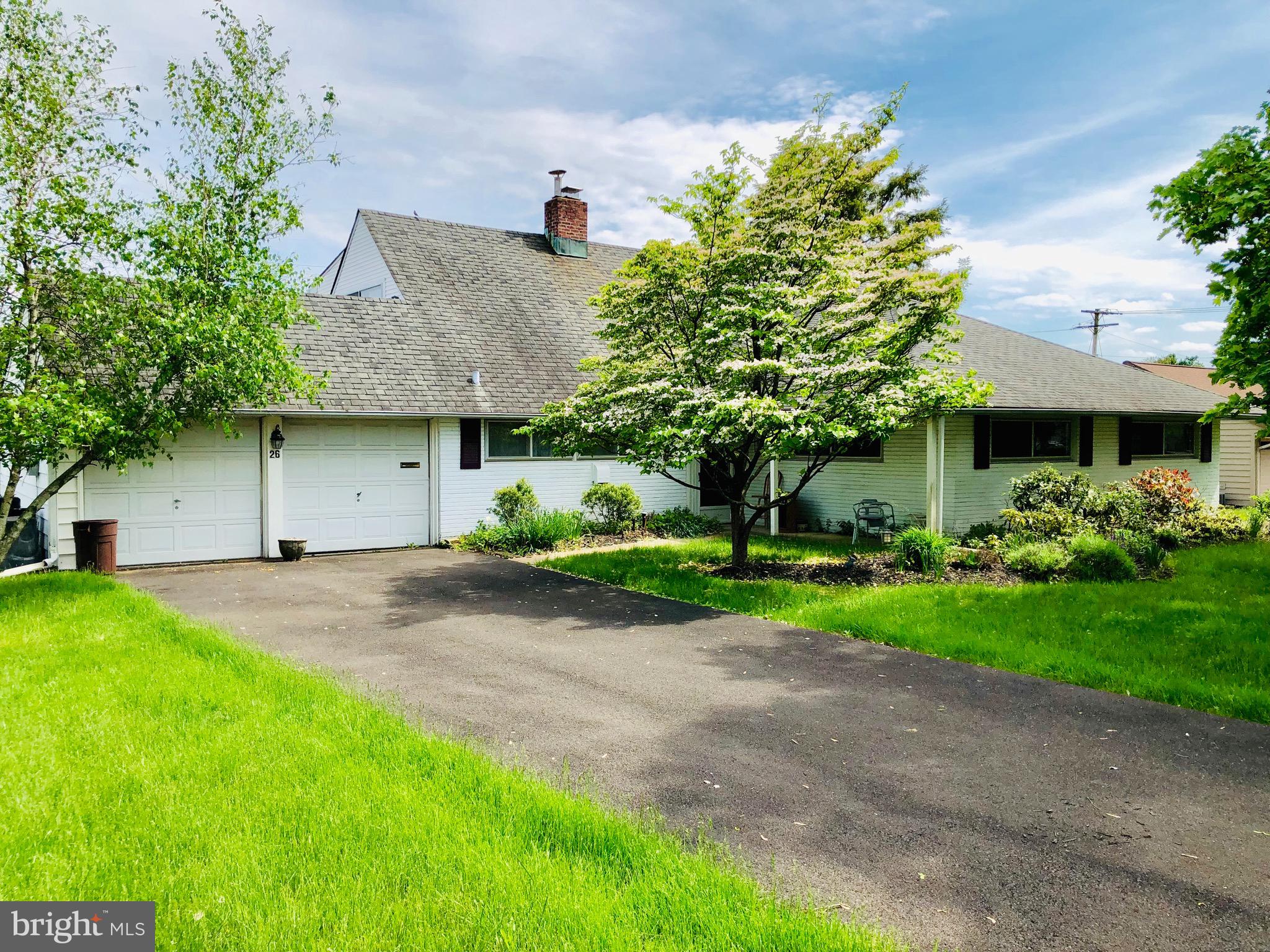 26 Four Leaf Road Levittown, PA 19056 - Photo 1 of 16
