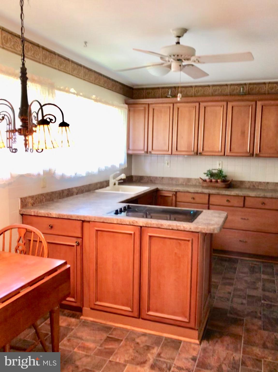 26 Four Leaf Road Levittown, PA 19056 - Photo 2 of 16
