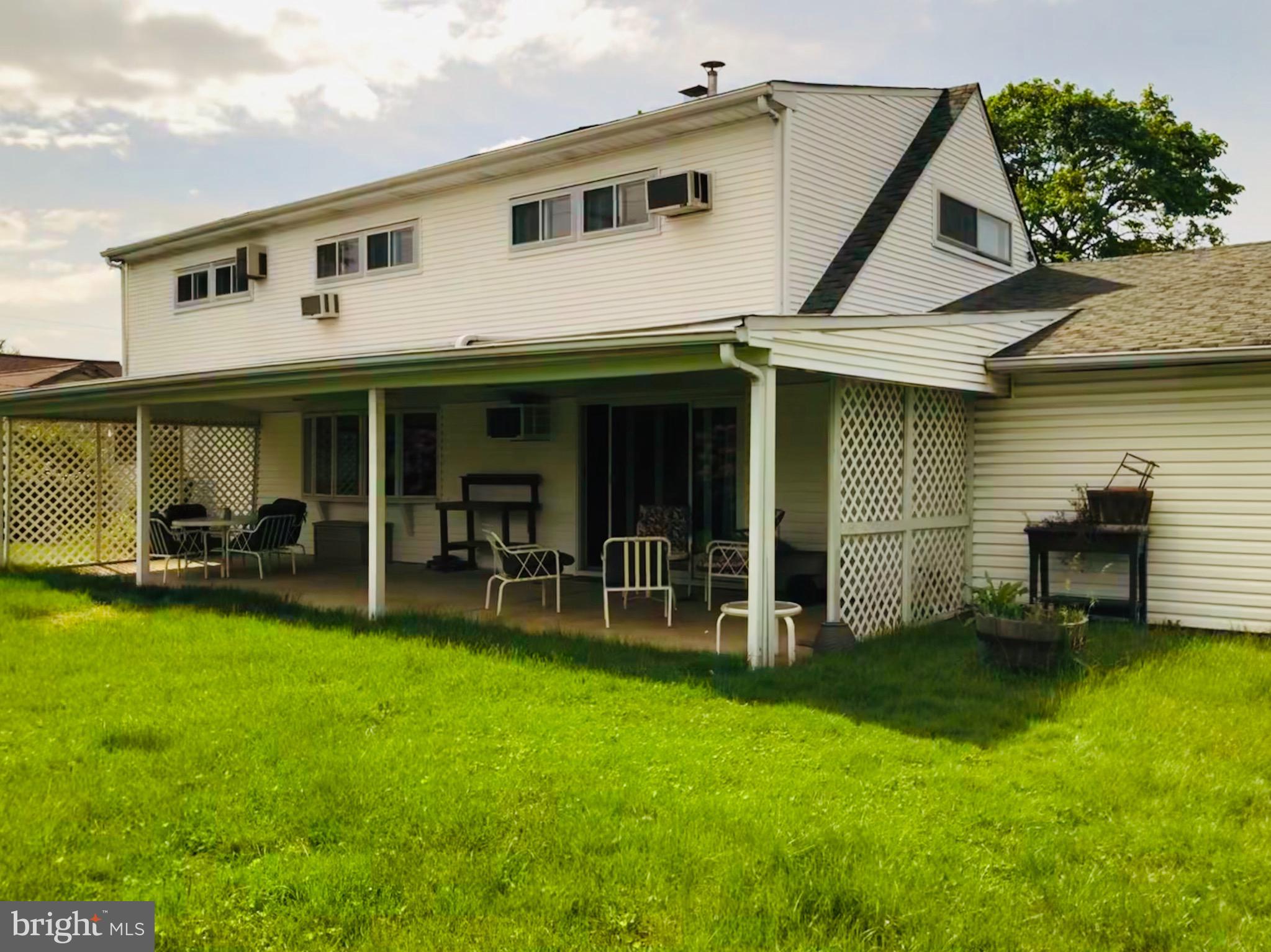 26 Four Leaf Road Levittown, PA 19056 - Photo 15 of 16