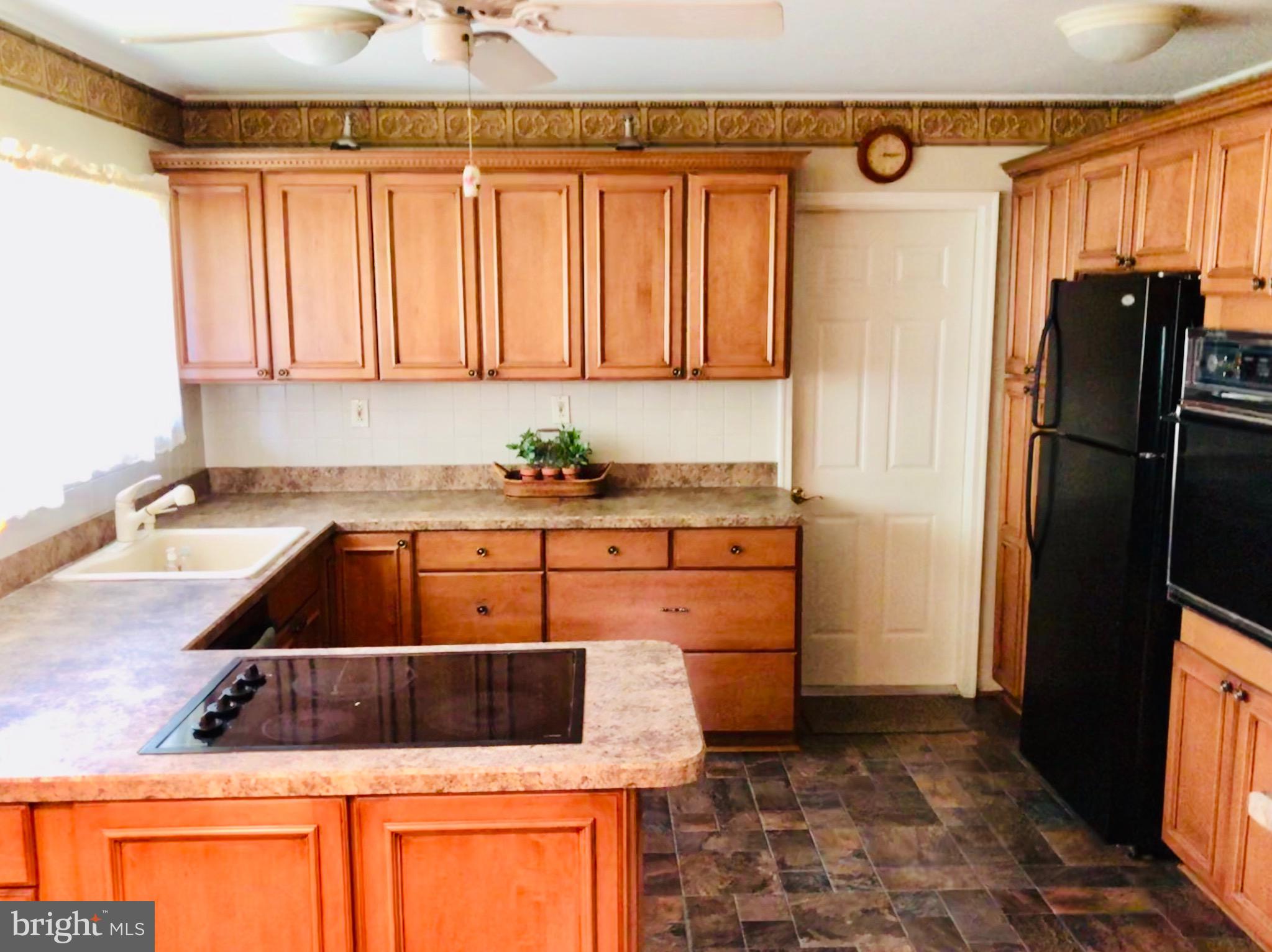 26 Four Leaf Road Levittown, PA 19056 - Photo 3 of 16