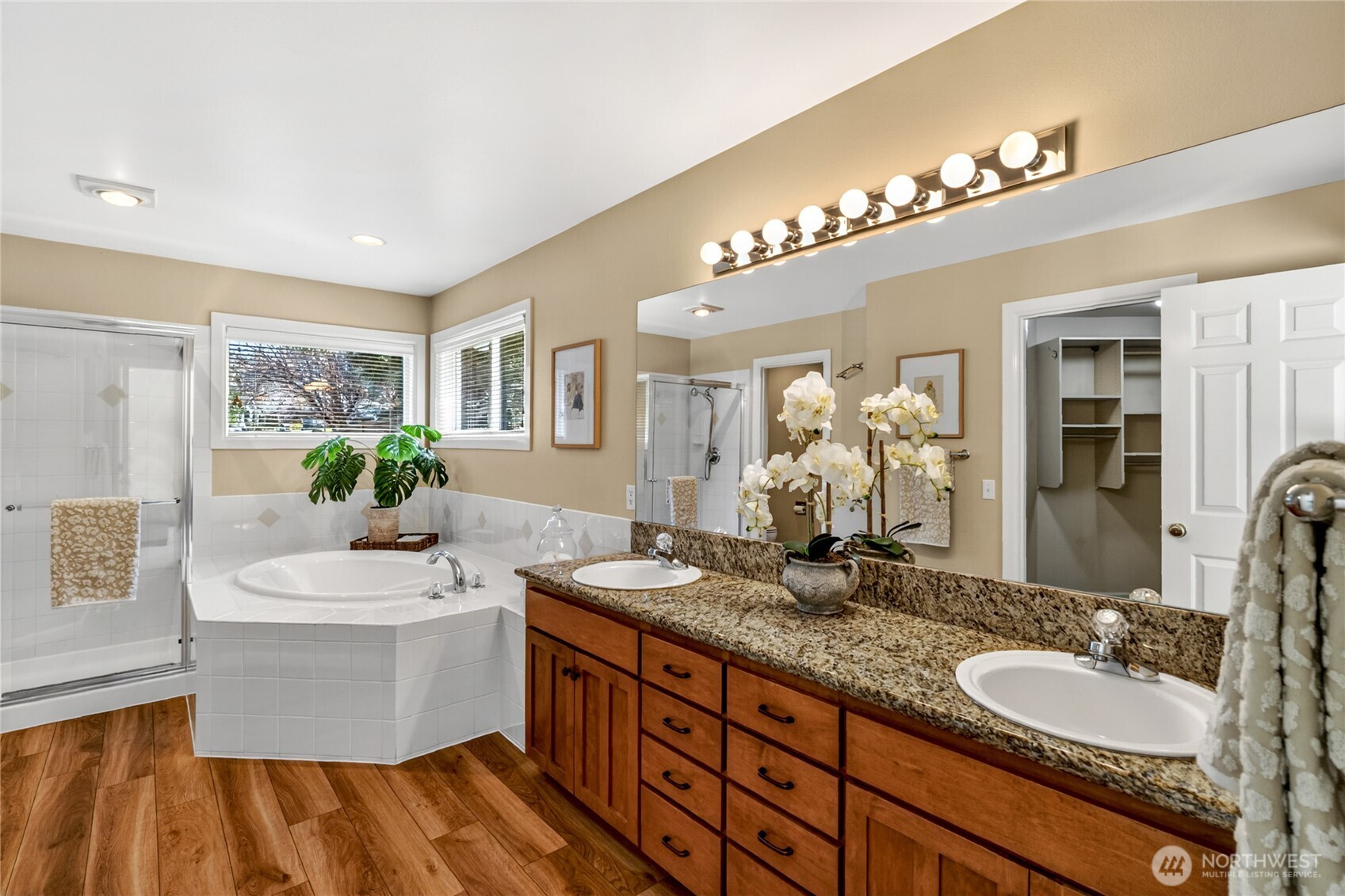 2401 Lyons Avenue Northeast Renton, WA 98059 - Photo 16 of 35