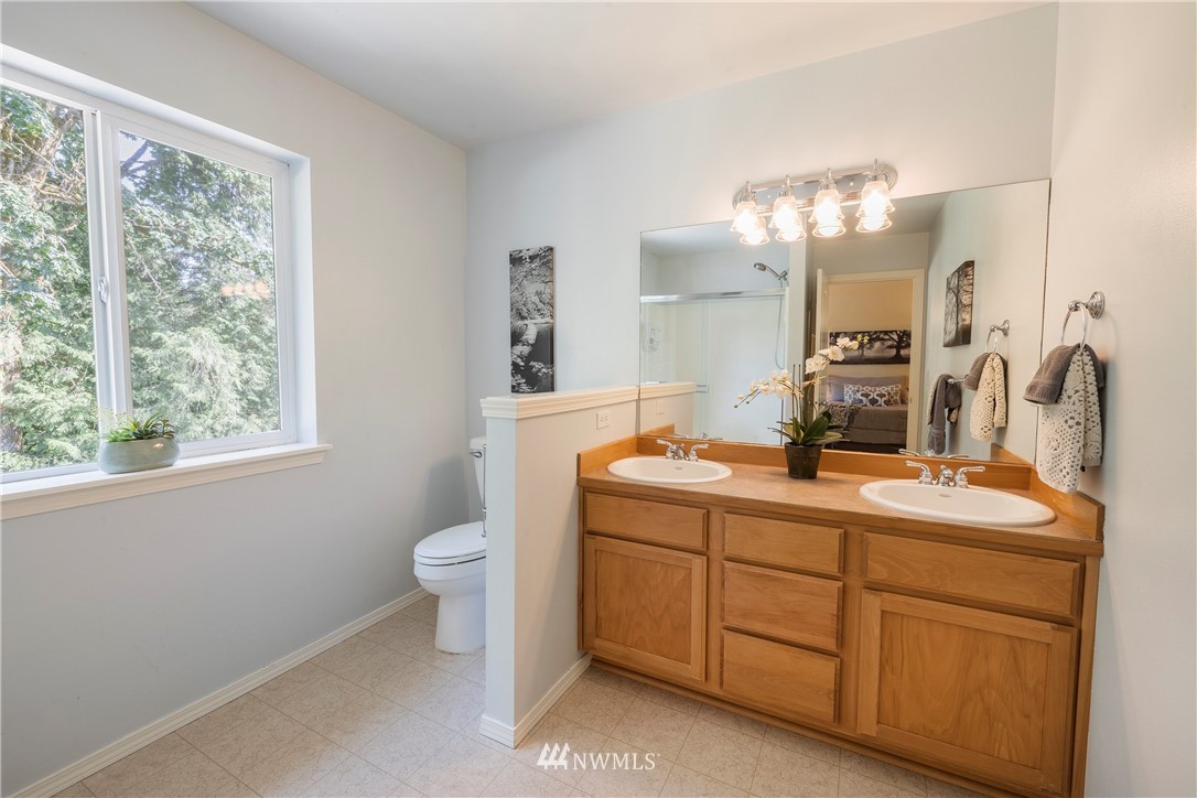 9254 Sidney Road Southwest Port Orchard, WA 98367 - Photo 14 of 34 Gallery Image 14
