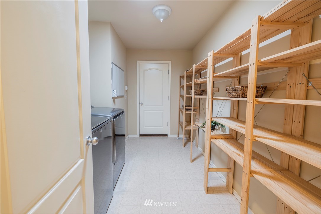 9254 Sidney Road Southwest Port Orchard, WA 98367 - Photo 19 of 34 Gallery Image 19