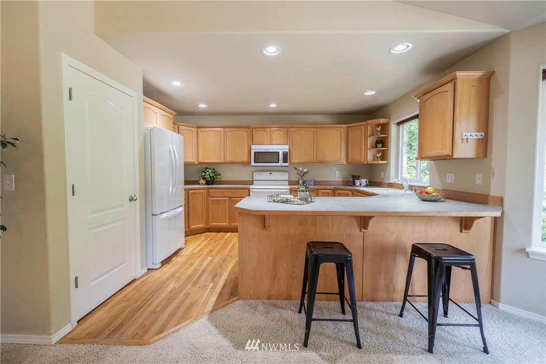 9254 Sidney Road Southwest Port Orchard, WA 98367 - Photo 9 of 34 Gallery Image 9